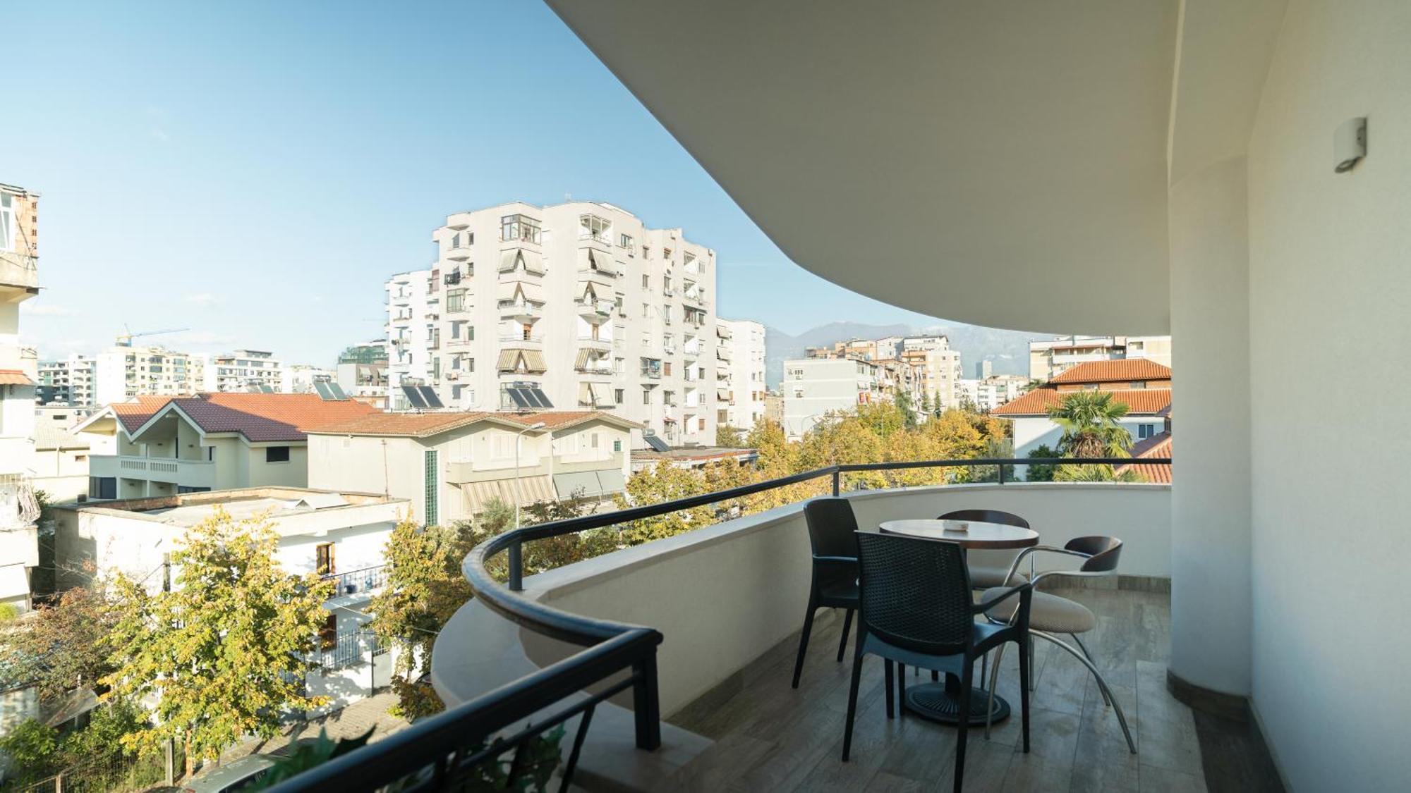 F&M Hotel 2 Tirana Exterior foto